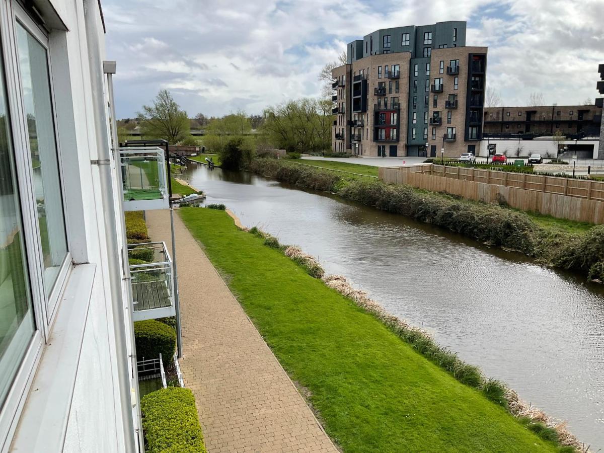 Beautiful Riverview Apartment 切姆 外观 照片