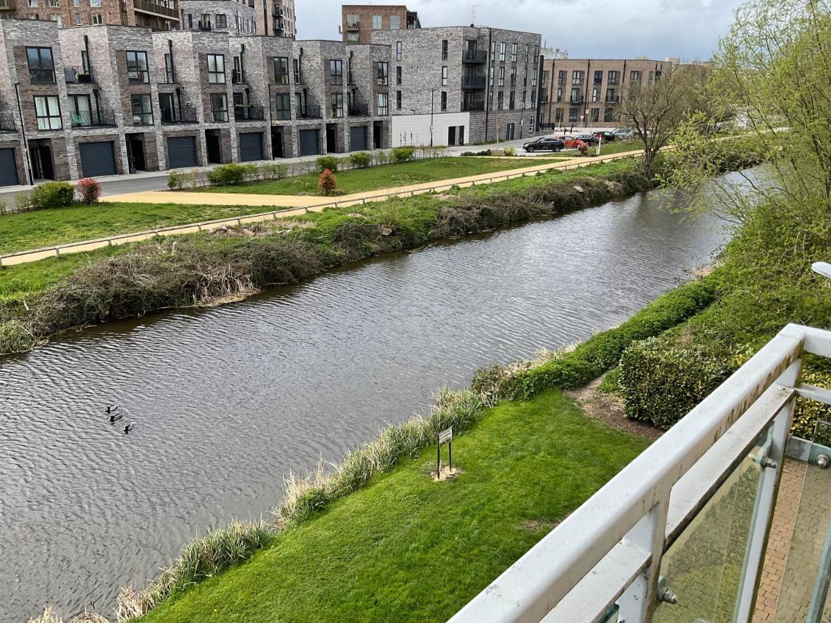 Beautiful Riverview Apartment 切姆 外观 照片