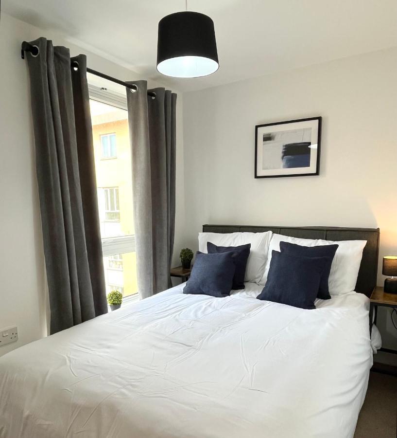 Beautiful Riverview Apartment 切姆 外观 照片